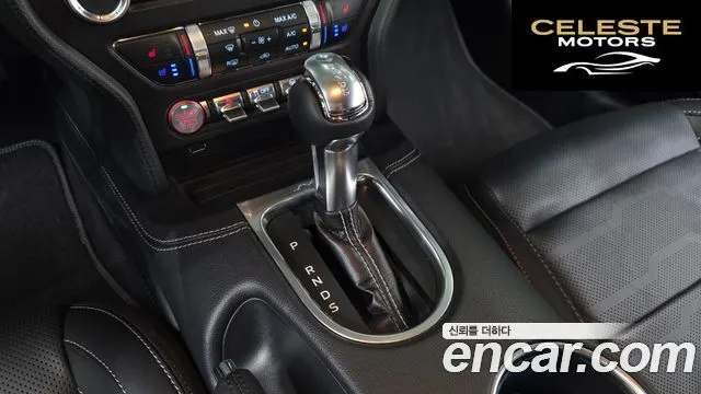FORD Coupé 2019 — photo 12 sur 36