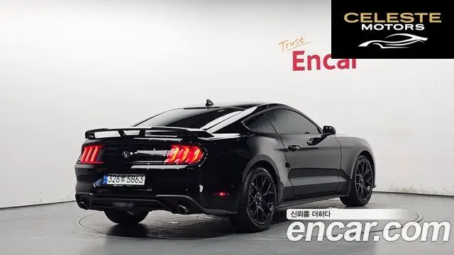 FORD Coupé 2023 — photo 2 sur 32