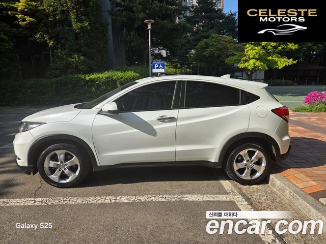 HONDA HR-V 1.8 2016 — photo 13 sur 16