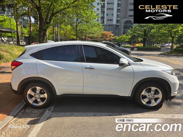 HONDA HR-V 1.8 2016 — photo 8 sur 16
