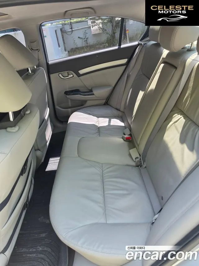 HONDA 1.8 EX 2012 — photo 17 sur 24
