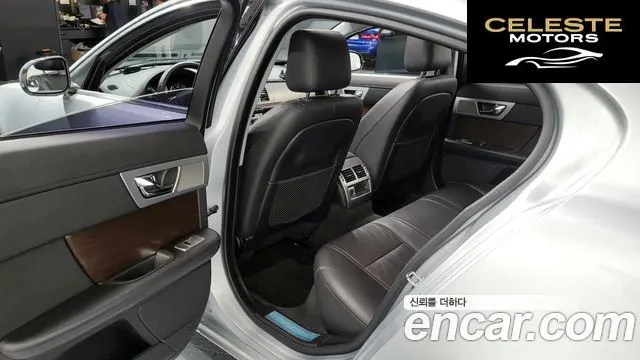 JAGUAR New XF 2.2p. Luxury 2014 — photo 13 sur 20