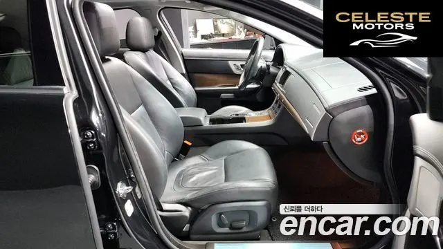 JAGUAR New XF 2.2p. Luxury 2015 — photo 11 sur 20