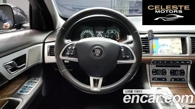 JAGUAR New XF 2.2p. Luxury 2015 — photo 13 sur 20