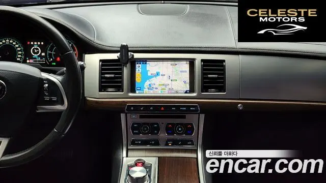 JAGUAR New XF 2.2p. Luxury 2015 — photo 14 sur 20