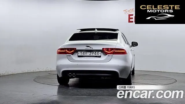 JAGUAR XE 20d 2017 — photo 4 sur 20
