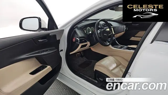 JAGUAR XE 20d 2019 — photo 10 sur 20
