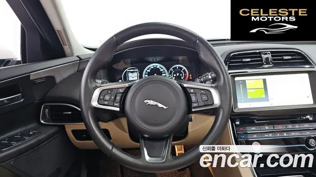 JAGUAR XE 20d 2019 — photo 13 sur 20