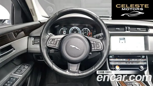 JAGUAR XF (X260) 20d 2017 — photo 13 sur 20