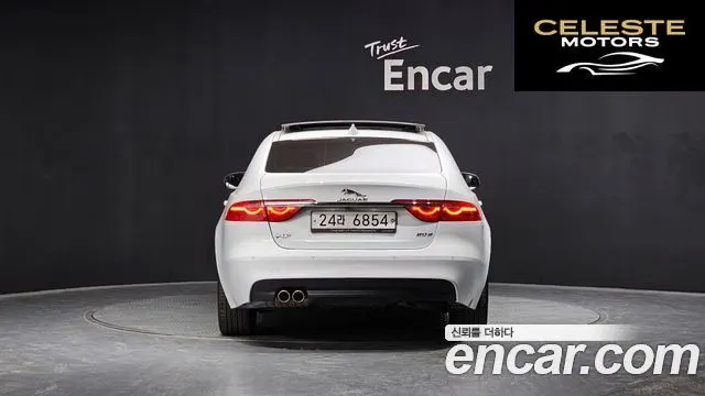 JAGUAR XF (X260) 20d 2017 — photo 4 sur 20