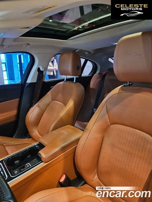 JAGUAR XE 20d 2016 — photo 16 sur 26