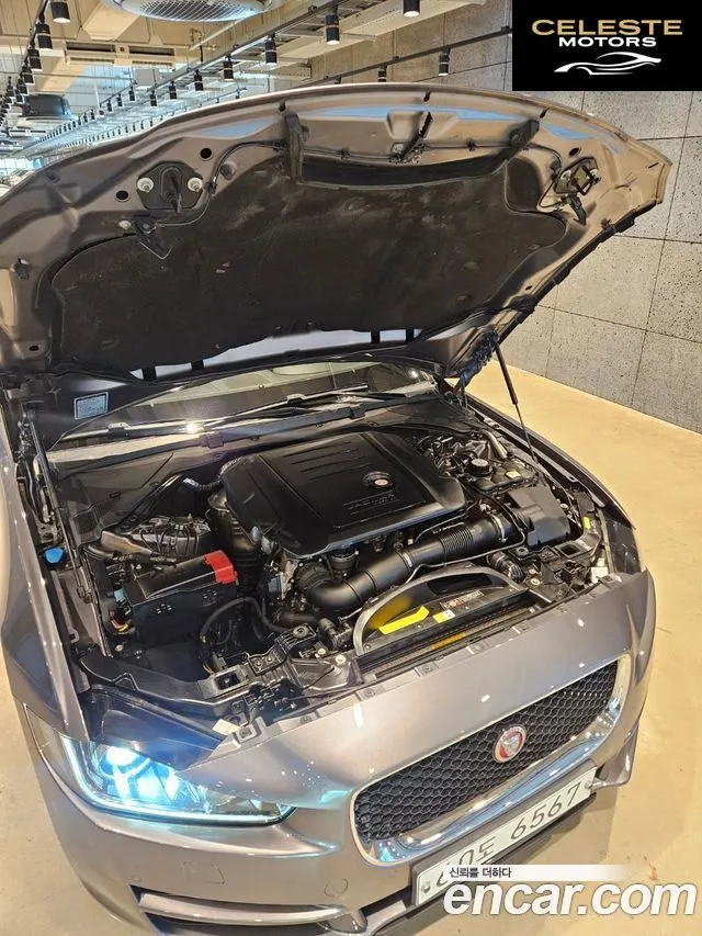 JAGUAR XE 20d 2016 — photo 8 sur 26
