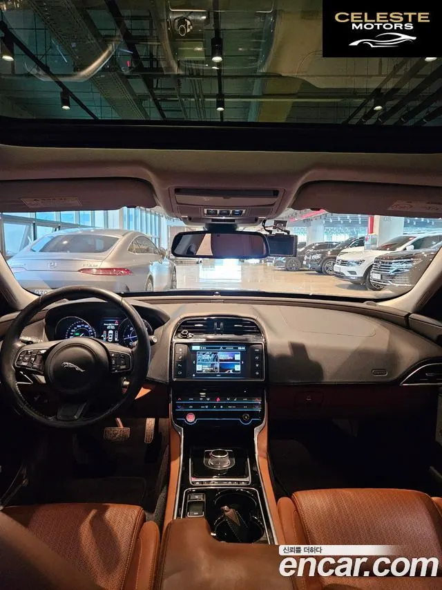 JAGUAR XE 20d 2016 — photo 9 sur 26