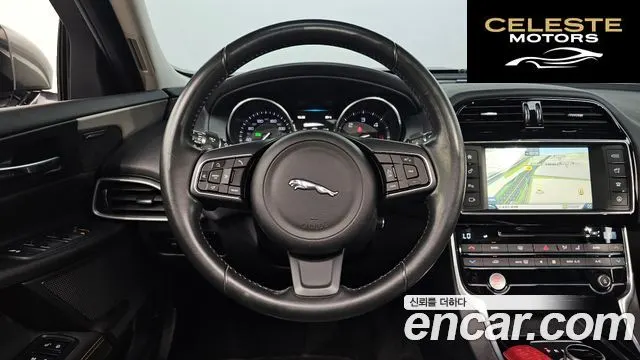 JAGUAR XE 20d 2016 — photo 13 sur 20