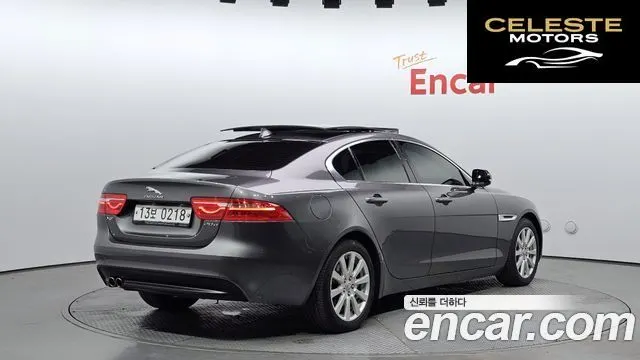 JAGUAR XE 20d 2016 — photo 2 sur 20