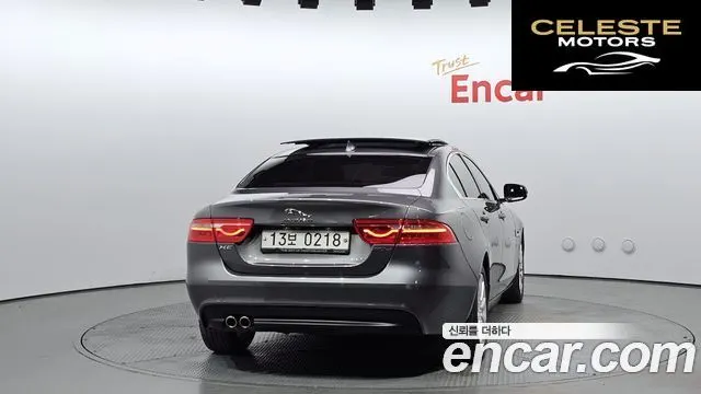 JAGUAR XE 20d 2016 — photo 4 sur 20