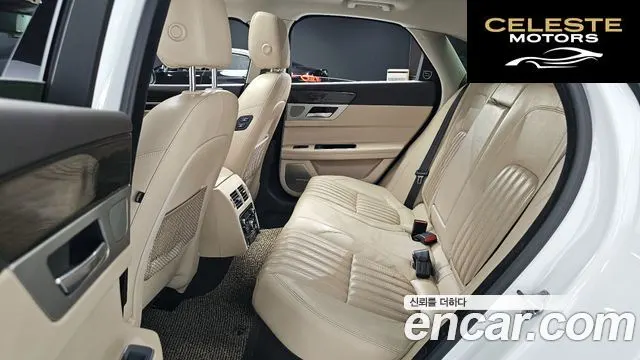 JAGUAR XF (X260) 20d AWD 2017 — photo 12 sur 26