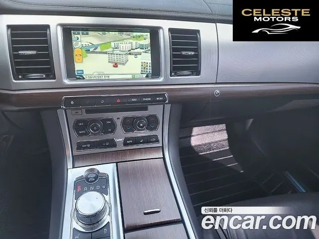 JAGUAR New XF 2.0 Luxury 2014 — photo 10 sur 24