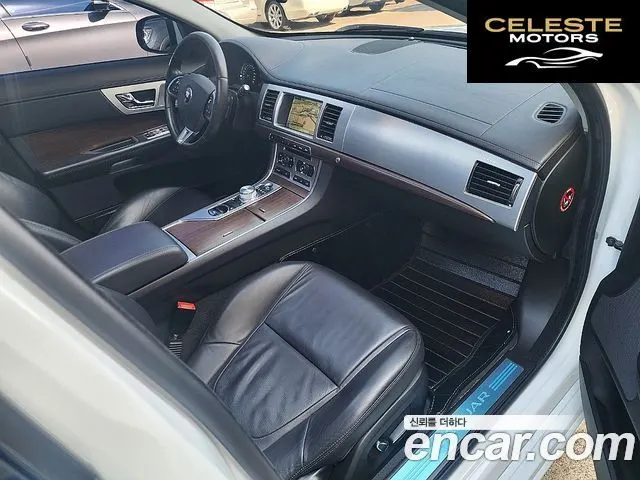 JAGUAR New XF 2.0 Luxury 2014 — photo 16 sur 24