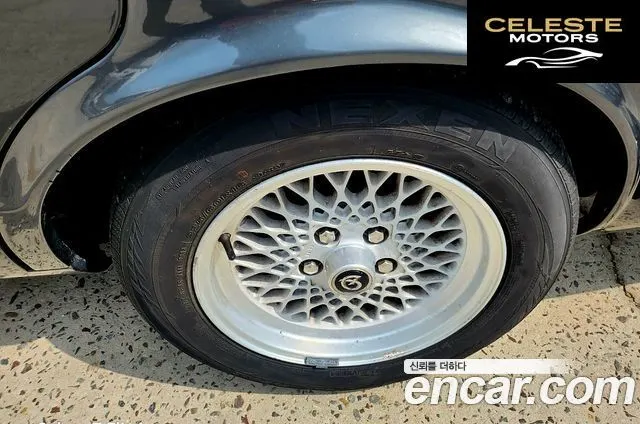 JAGUAR 4.2 1990 — photo 8 sur 26