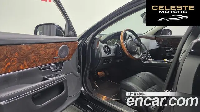 JAGUAR All New XJ 3.0 SC Premium Luxury SWB 2013 — photo 12 sur 20
