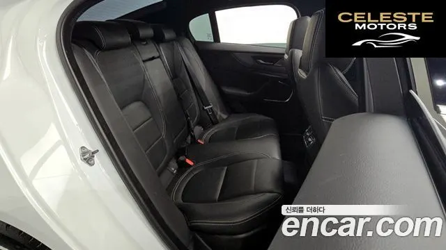 JAGUAR XE P300 R-Dynamic HSE AWD 2020 — photo 12 sur 26