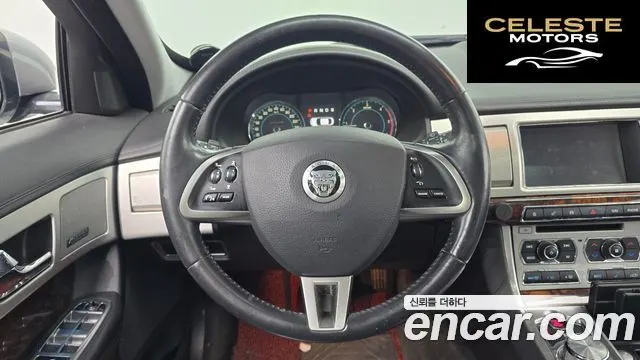 JAGUAR New XF 3.0D Premium 2013 — photo 14 sur 20