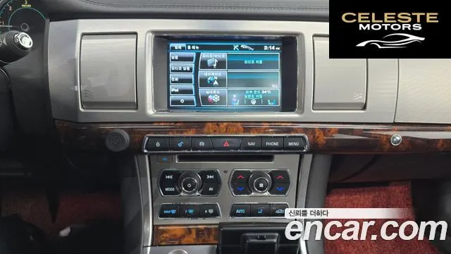 JAGUAR New XF 3.0D Premium 2013 — photo 15 sur 20