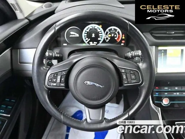JAGUAR XF (X260) 20d 2017 — photo 13 sur 26