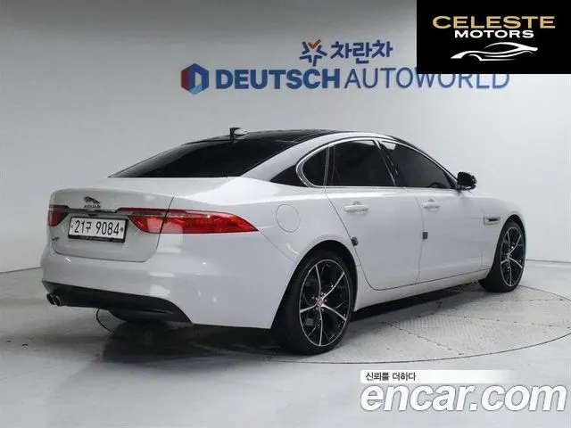 JAGUAR XF (X260) 20d 2017 — photo 2 sur 26