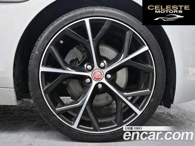 JAGUAR XF (X260) 20d 2017 — photo 5 sur 26