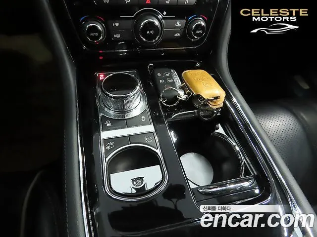 JAGUAR All New XJ 3.0D Premium Luxury LWB 2016 — photo 12 sur 26