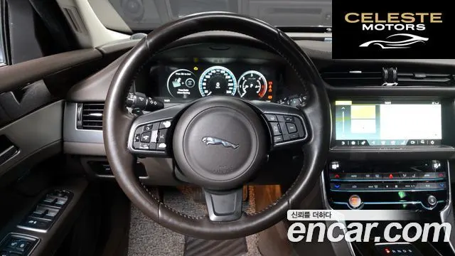 JAGUAR XF (X260) 20d 2017 — photo 13 sur 20