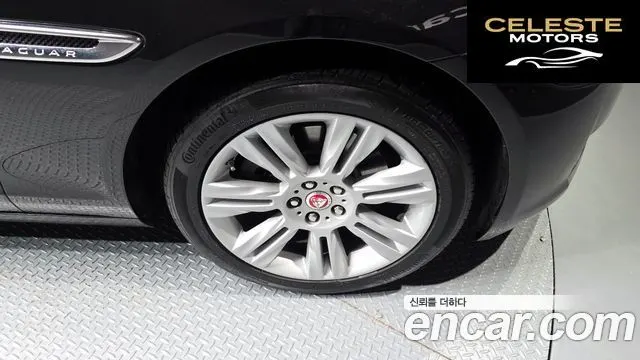 JAGUAR XF (X260) 20d 2017 — photo 5 sur 20