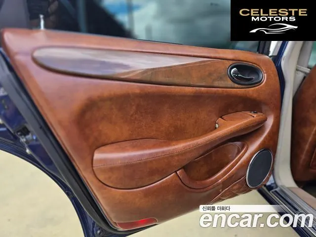 JAGUAR XJ-8 4.0 2001 — photo 12 sur 26