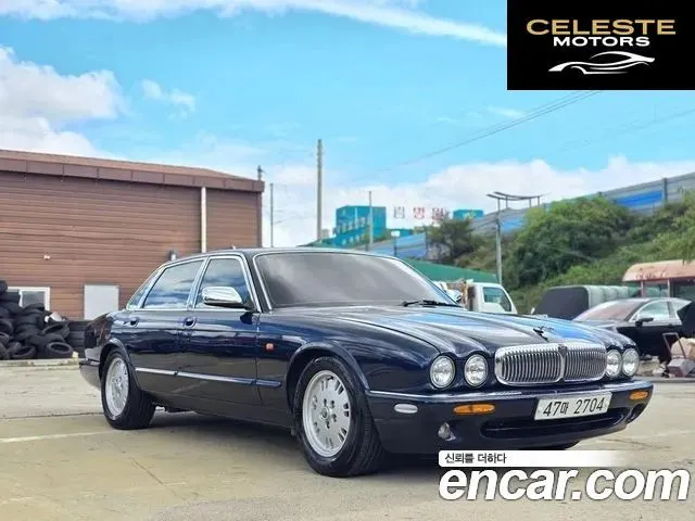 JAGUAR XJ-8 4.0 2001 — photo 23 sur 26