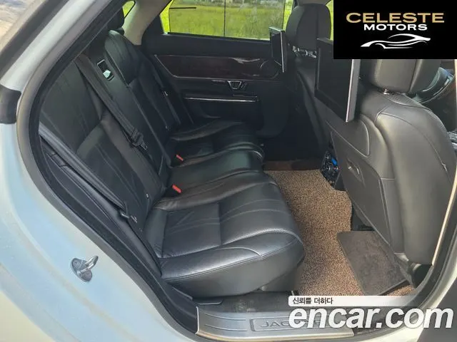 JAGUAR All New XJ 3.0D Premium Luxury LWB 2015 — photo 17 sur 25