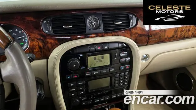 JAGUAR XJ-8 4.2 2004 — photo 14 sur 20