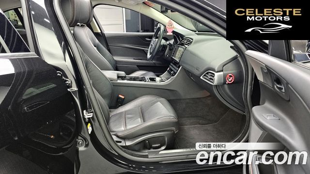 JAGUAR XE 20d 2016 — photo 11 sur 26