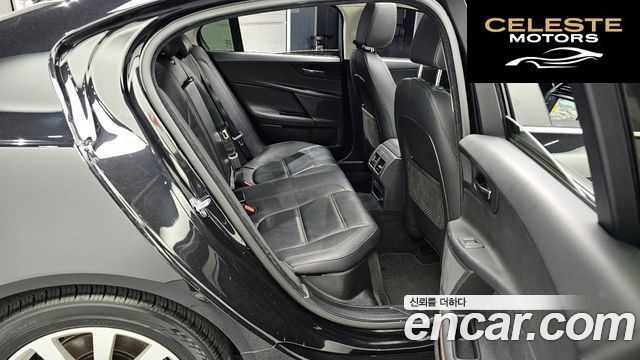 JAGUAR XE 20d 2016 — photo 12 sur 26