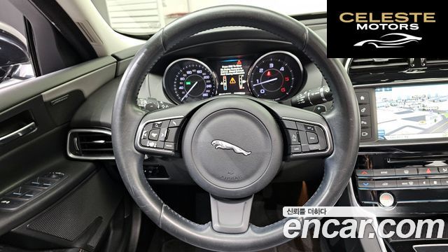 JAGUAR XE 20d 2016 — photo 13 sur 26