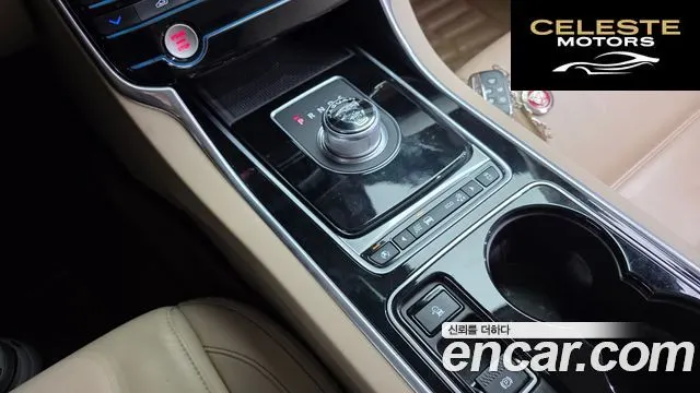 JAGUAR XE 20d 2016 — photo 9 sur 20