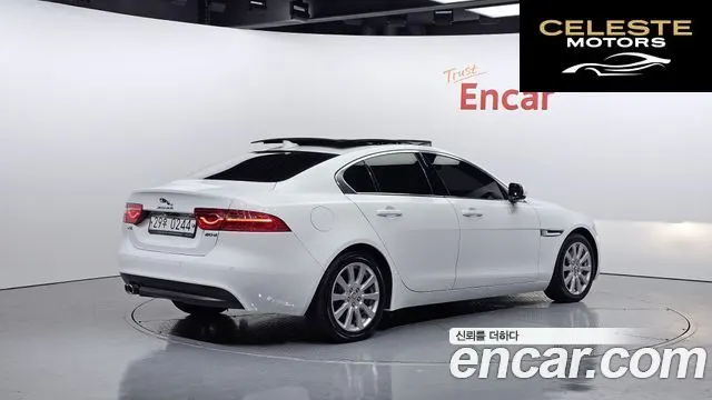 JAGUAR XE 20d 2016 — photo 2 sur 20