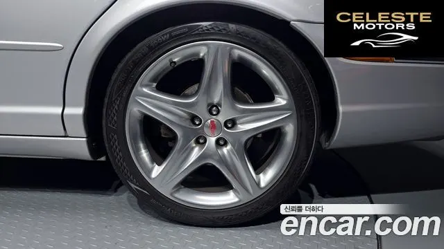 JAGUAR XJ-8 4.2 2005 — photo 5 sur 20