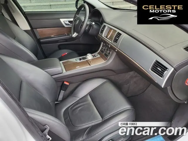 JAGUAR New XF 3.0SC Luxury 2013 — photo 10 sur 24