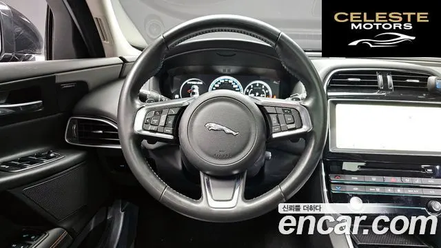 JAGUAR XE 20t 2018 — photo 13 sur 20