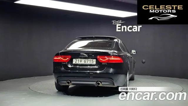 JAGUAR XE 20t 2018 — photo 4 sur 20