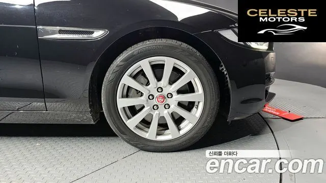 JAGUAR XE 20t 2018 — photo 5 sur 20