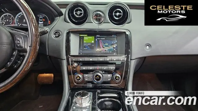 JAGUAR All New XJ 3.0D Premium Luxury LWB 2017 — photo 14 sur 20