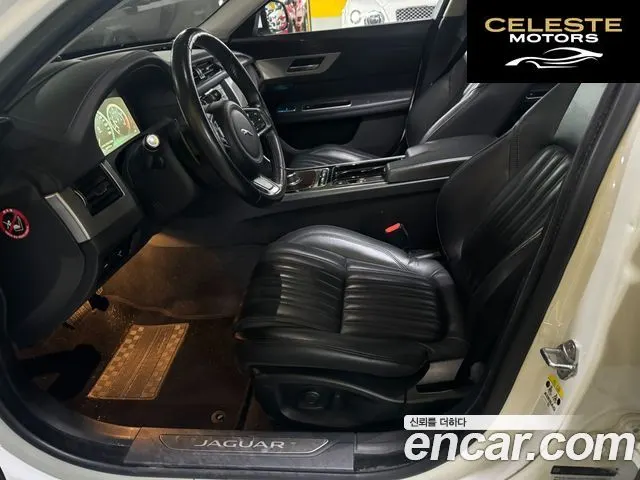 JAGUAR XF (X260) 25t 2018 — photo 11 sur 26